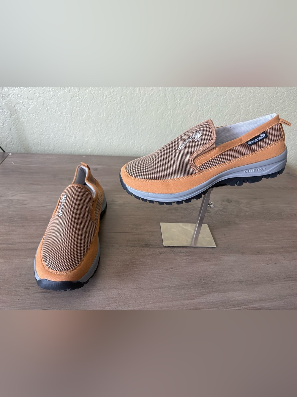 NWOT Strong Cavalry Men’s Outdoor Slip On Walking Shoes Tan EU 43 US 10 Casual